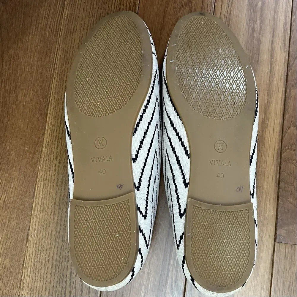 Women's Black and White Flats - Picture 9 of 9